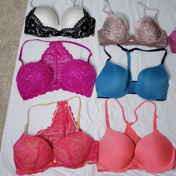 Victoria's Secret 32 D bras - Picture 3 of 3